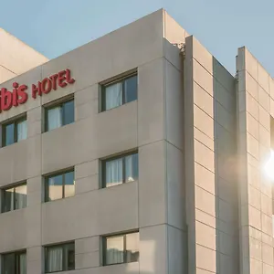 ibis-girona-costa-brava.catalonia-hotels.com/